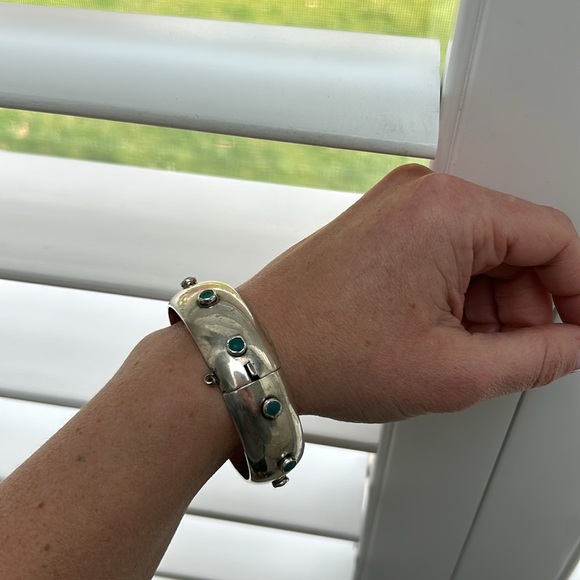 Turquoise and Silver Bangle - Picture 6 of 6